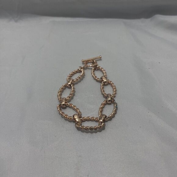 Rope Link Gold Tone Fashion Bracelet 8 Inch Long 0.5 Inch Wide - Picture 2 of 3